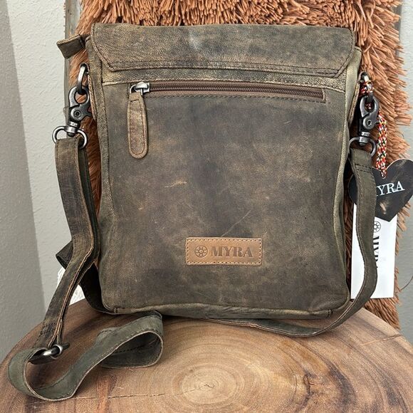 Myra Bag Mountain Heights Messenger Bag - Picture 4 of 10